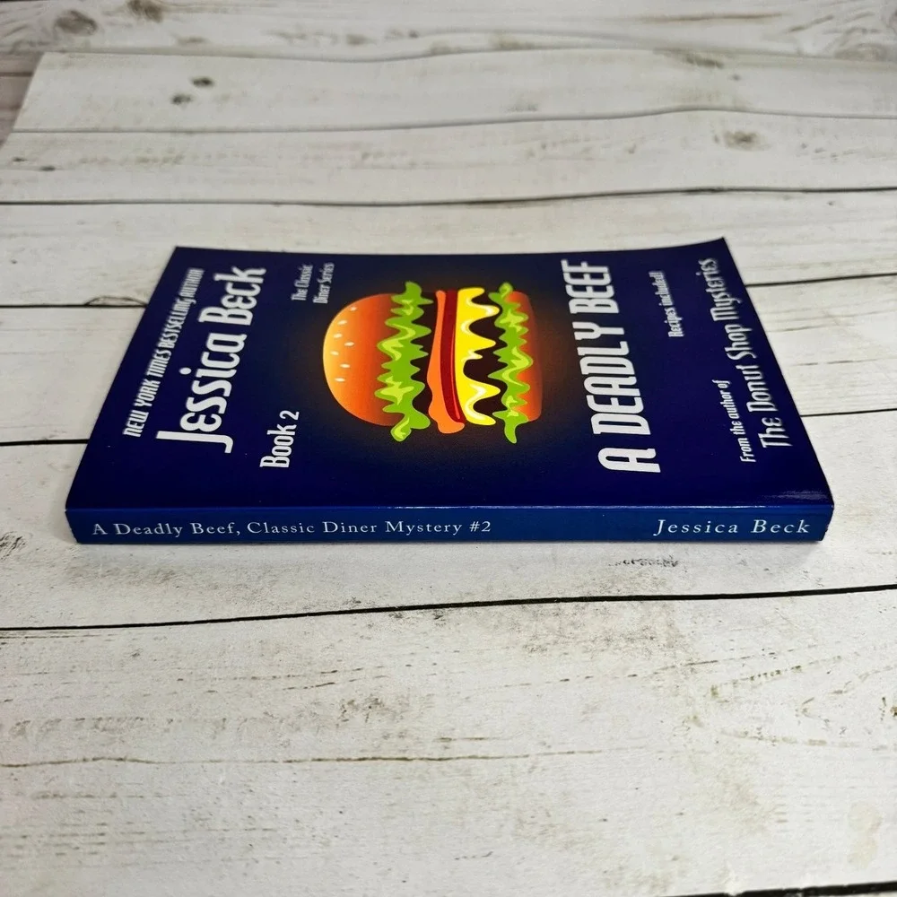 A Deadly Beef Jessica‎ Beck 2012 Classic Diner Mystery Book 2 Recipes Paperback